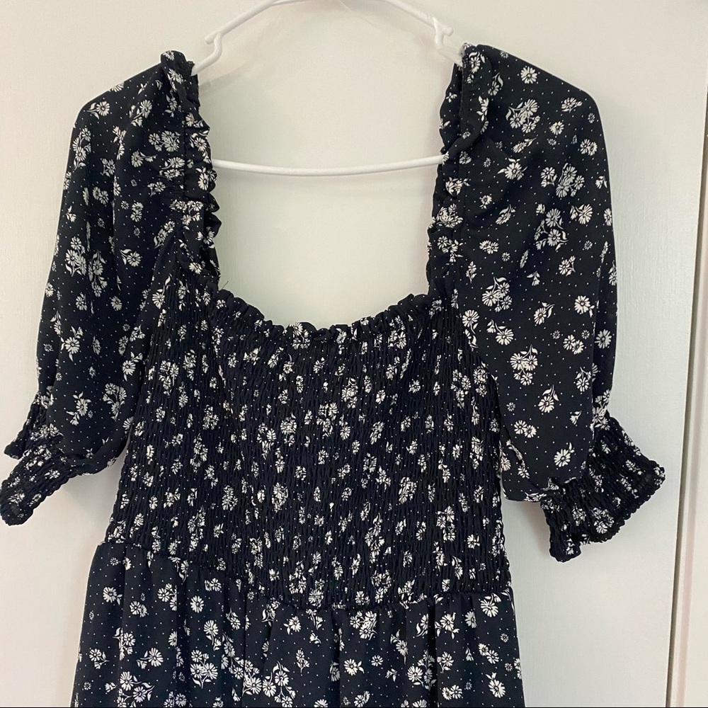 Black and white flowers mini dress - Picture 3 of 5